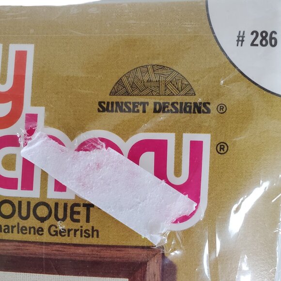 1975 Embroidery Crewel Craft Sewing Kit Wheat Floral Bouquet #286 Sunset Designs - Picture 5 of 5